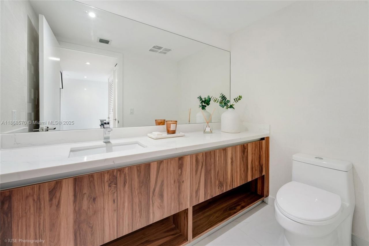 9901 W Bay Harbor Dr, Unit 406, Bal Harbour, FL 33154 Photo