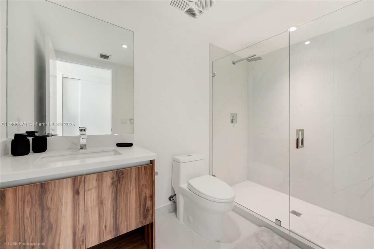 9901 W Bay Harbor Dr, Unit 406, Bal Harbour, FL 33154 Photo