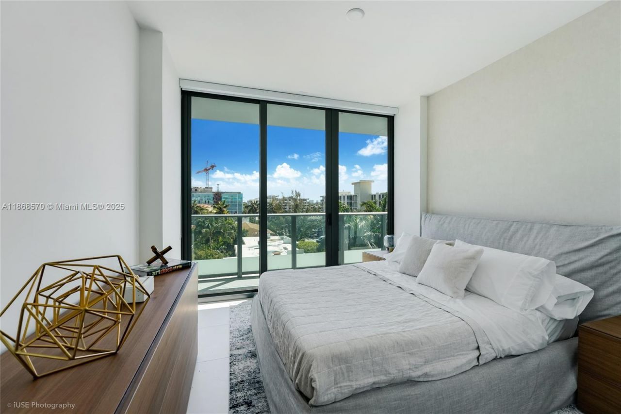 9901 W Bay Harbor Dr, Unit 406, Bal Harbour, FL 33154 Photo