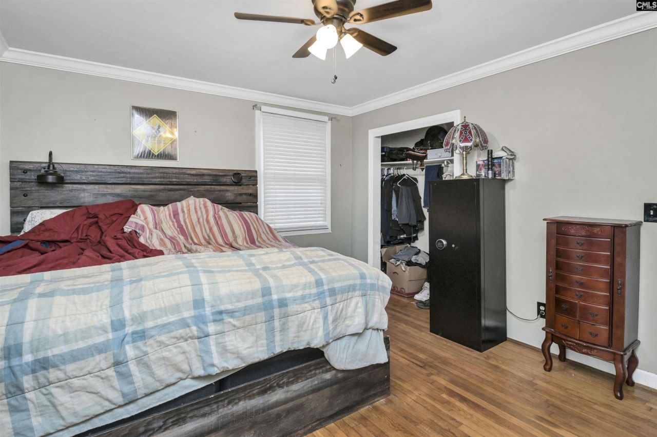 906 Brantley Street Photo 11