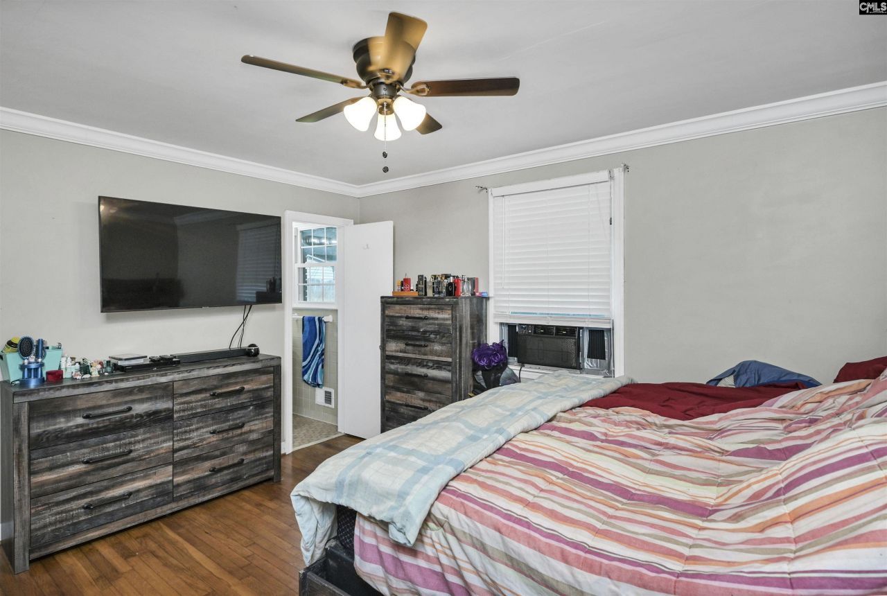 906 Brantley Street Photo 12