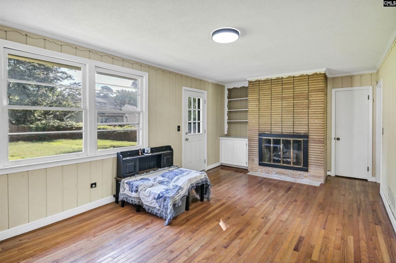 906 Brantley Street Photo 27