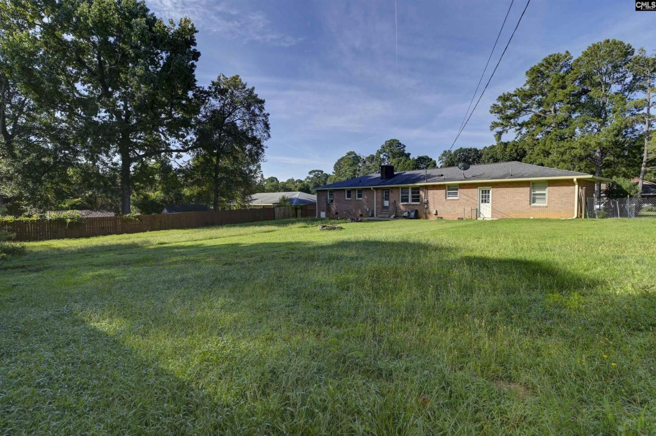 906 Brantley Street Photo 5