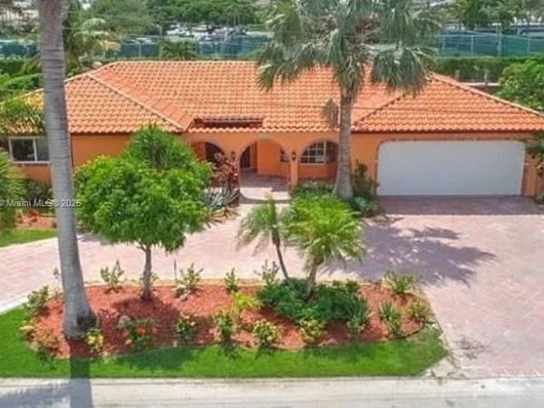 4220 NE 27th Ave, Lighthouse Point, FL 33064