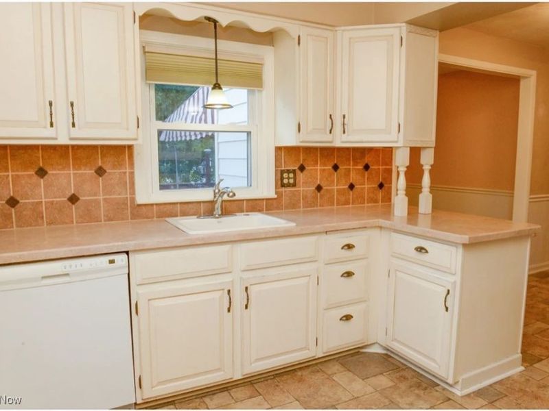 148 Marcia Drive, Youngstown, OH 44515 Photo 2