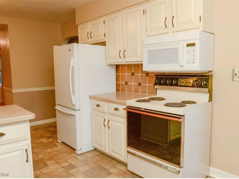 148 Marcia Drive, Youngstown, OH 44515 Photo 3