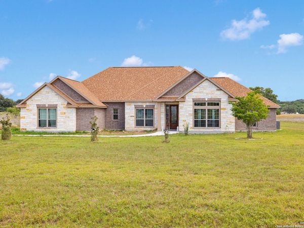 936 MARTINGALE, Bandera, TX 78003