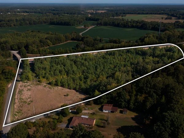 1 D Young Rd, Holladay, TN 38341