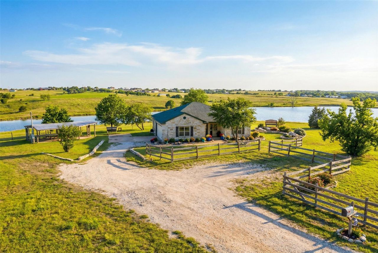 1644 County Road 139, Hutto, TX 78634 Main Photo