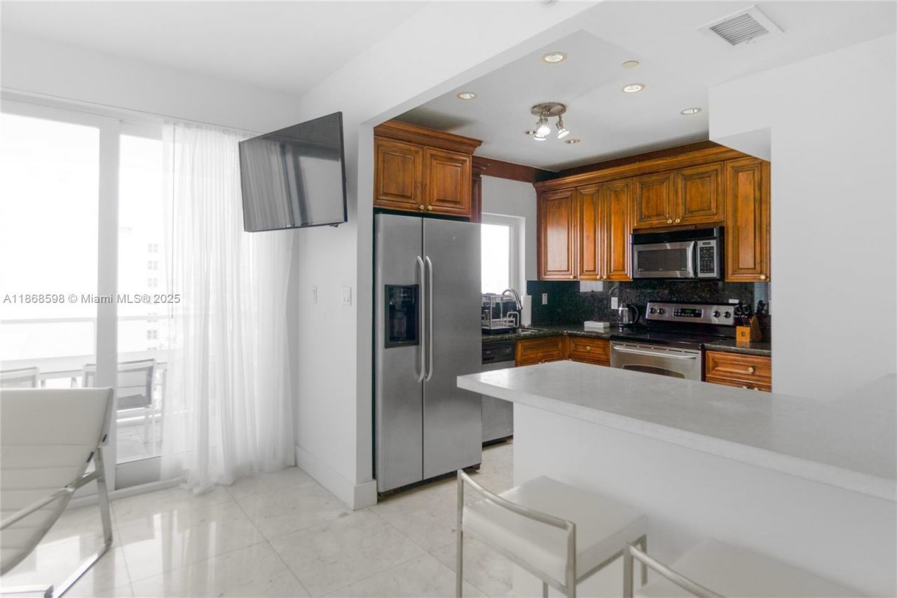 100 Lincoln Rd, Unit PH14, Miami Beach, FL 33139 Photo