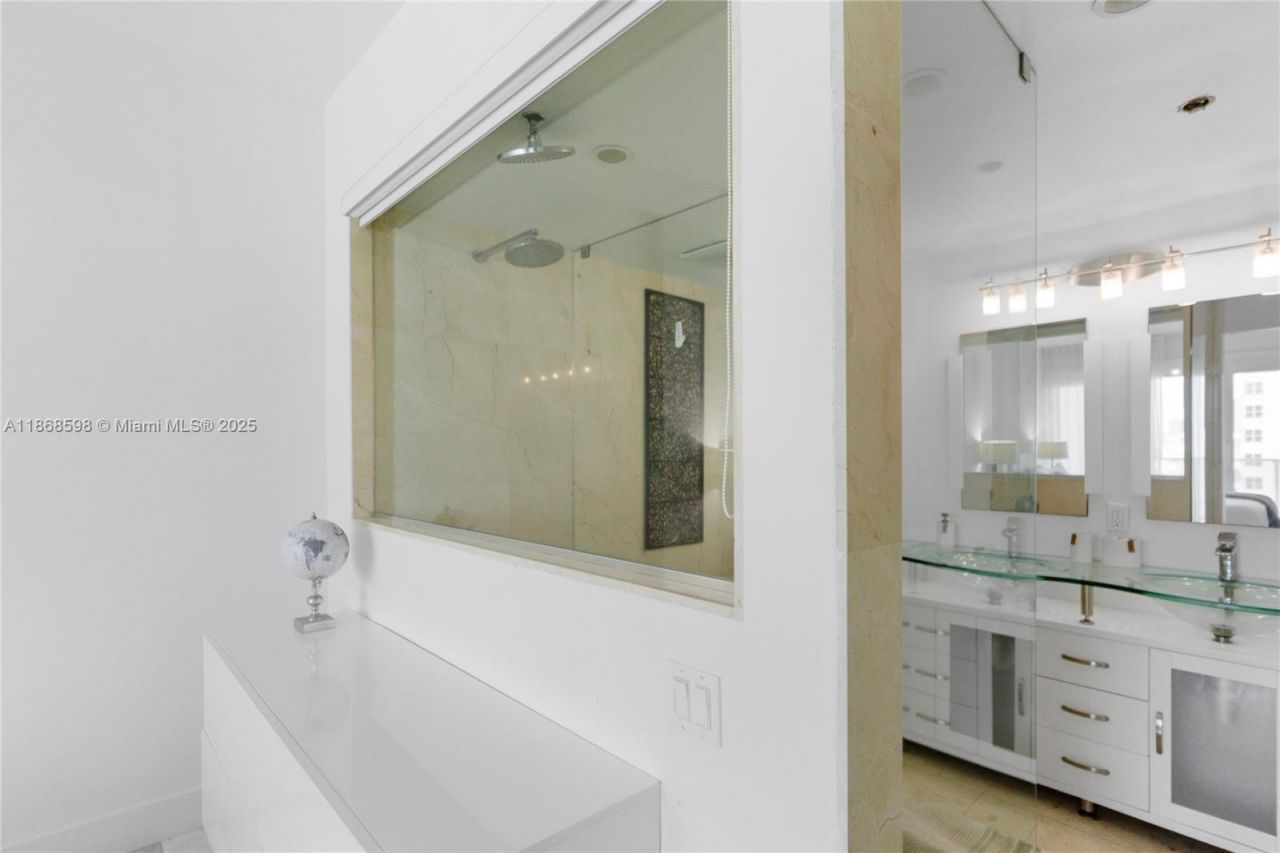 100 Lincoln Rd, Unit PH14, Miami Beach, FL 33139 Photo