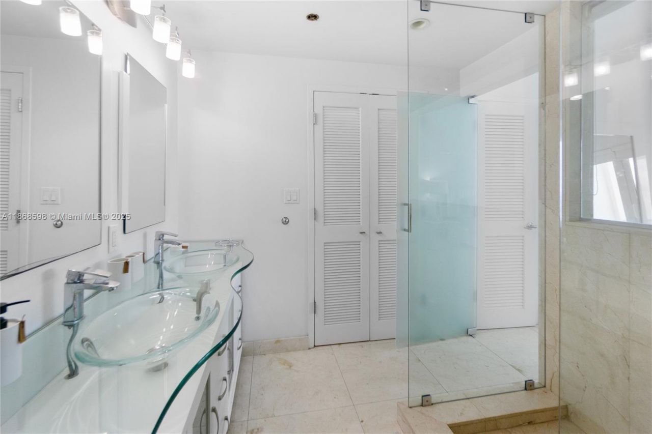 100 Lincoln Rd, Unit PH14, Miami Beach, FL 33139 Photo