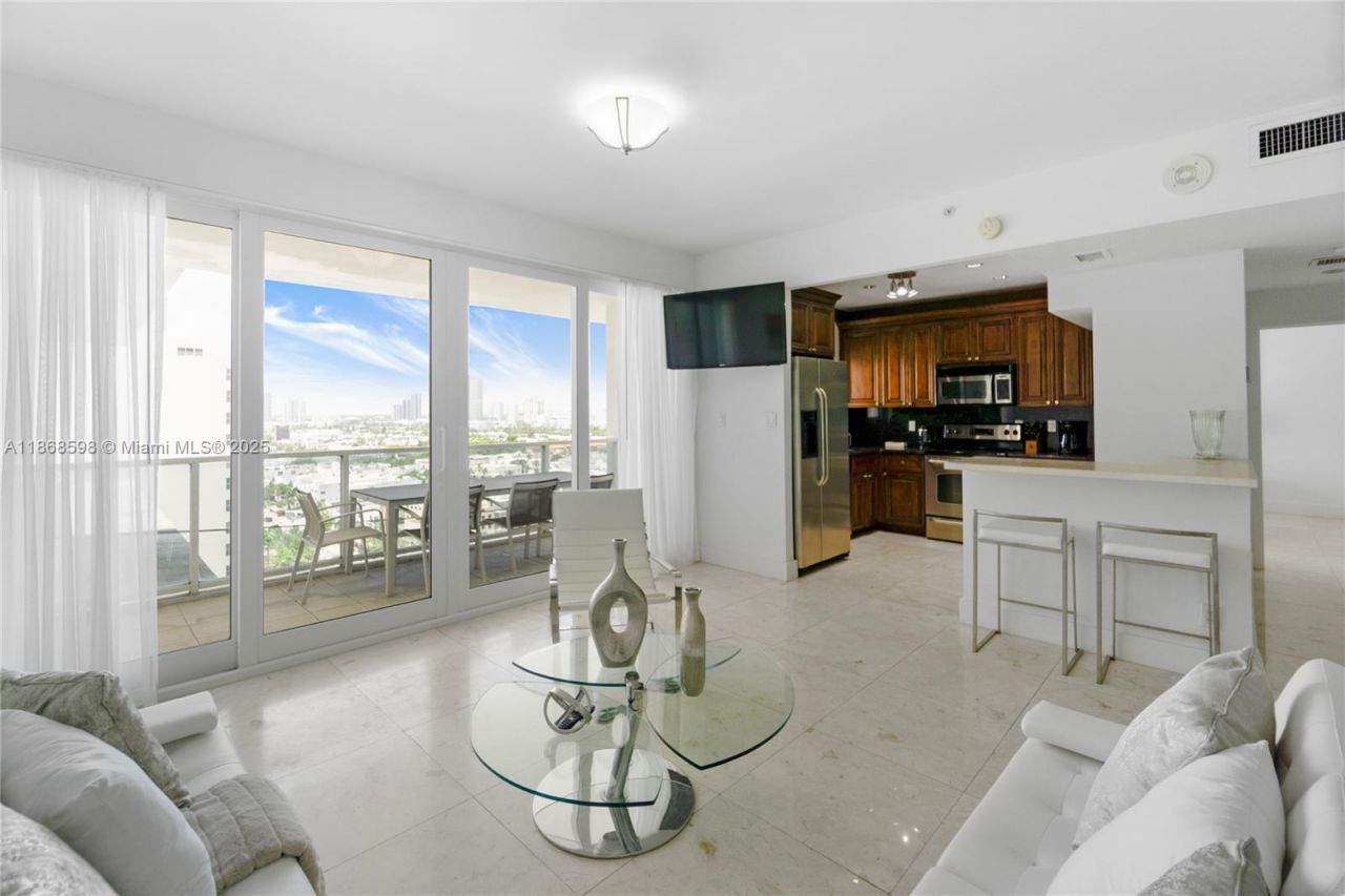100 Lincoln Rd, Unit PH14, Miami Beach, FL 33139 Photo