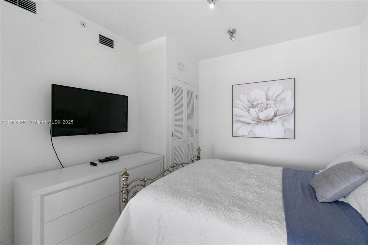 100 Lincoln Rd, Unit PH14, Miami Beach, FL 33139 Photo