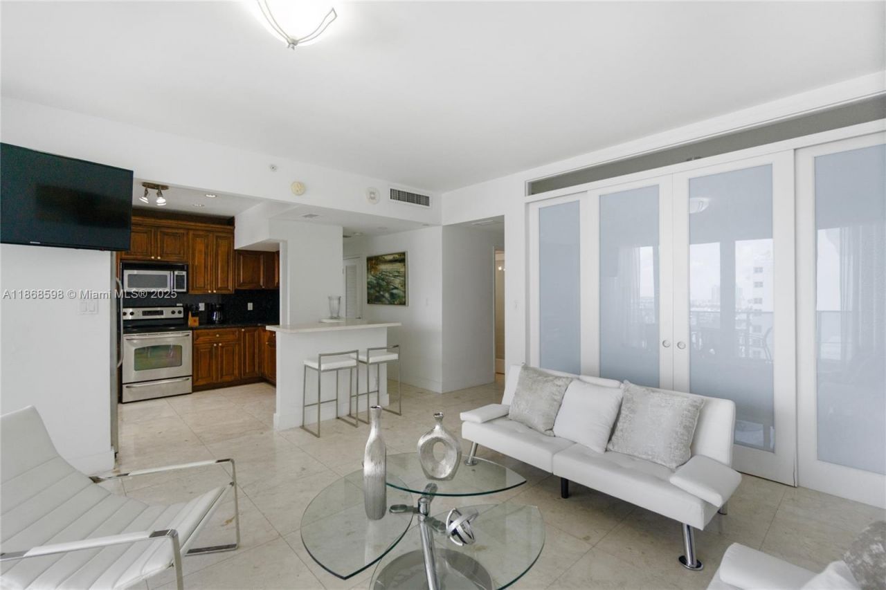 100 Lincoln Rd, Unit PH14, Miami Beach, FL 33139 Photo