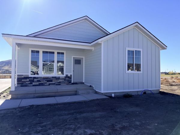 1073 Alpine Ave, Chubbuck, ID 83202