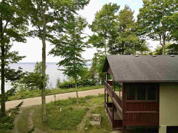 11838 Lakeshore Drive, Charlevoix, MI 49720