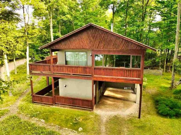 11838 Lakeshore Drive, Charlevoix, MI 49720