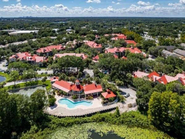 199 AFTON SQUARE, Unit 208, Altamonte Springs, FL 32714
