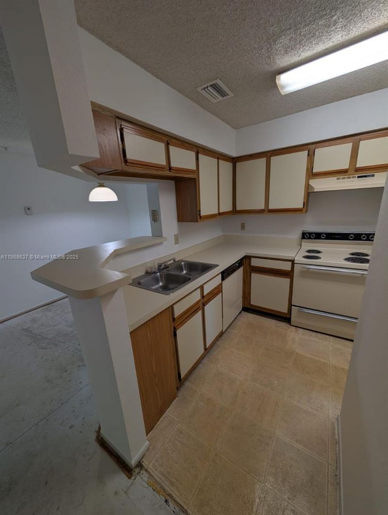 199 Afton Square, Unit 208, Altamonte Springs, FL 32714 Photo