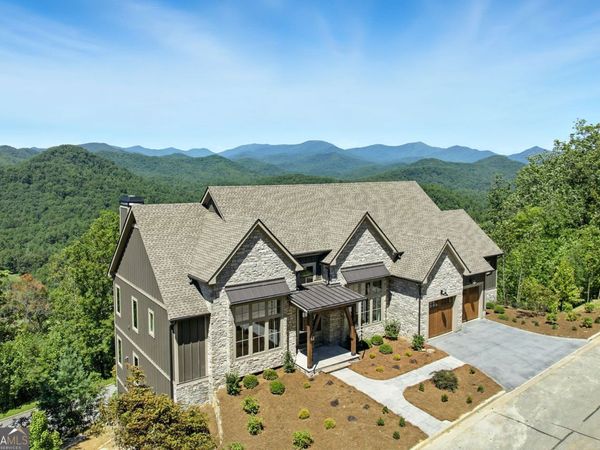 608 Winterberry Drive, Clayton, GA 30525