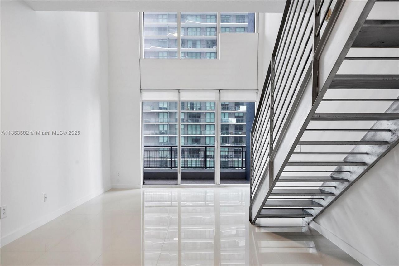 60 SW 13th St, Unit 2420, Miami, FL 33130 Photo