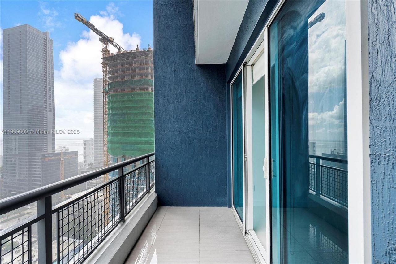 60 SW 13th St, Unit 2420, Miami, FL 33130 Photo