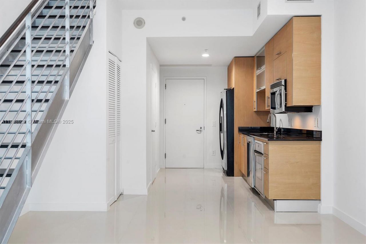 60 SW 13th St, Unit 2420, Miami, FL 33130 Photo