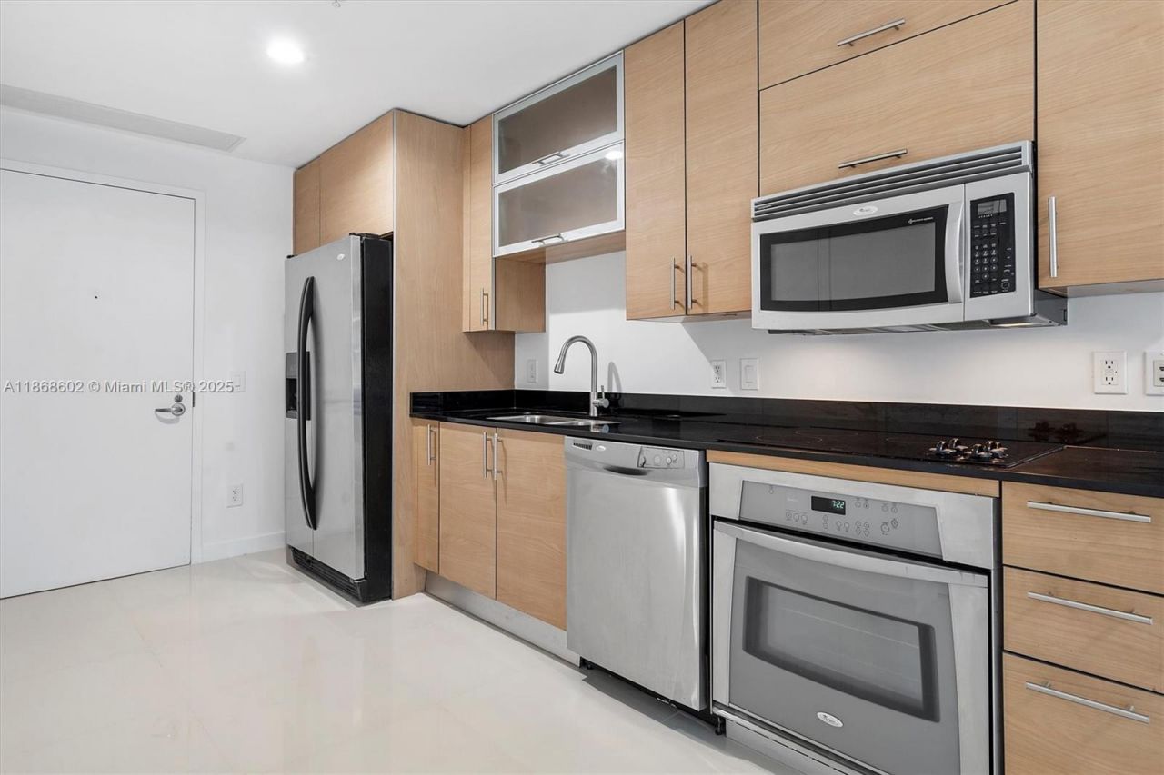 60 SW 13th St, Unit 2420, Miami, FL 33130 Photo