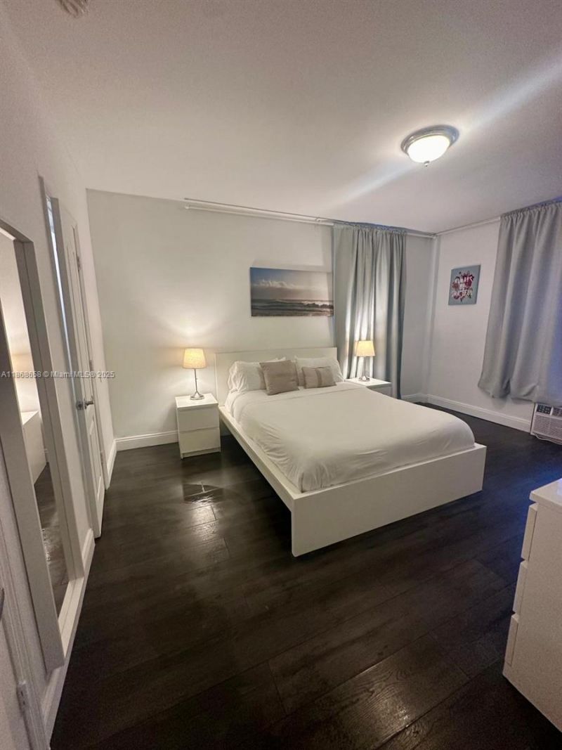 3030 Collins Ave, Unit 4F, Miami Beach, FL 33140 Photo