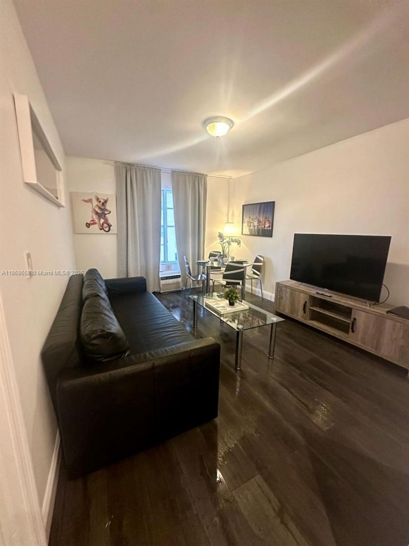 3030 Collins Ave, Unit 4F, Miami Beach, FL 33140 Photo