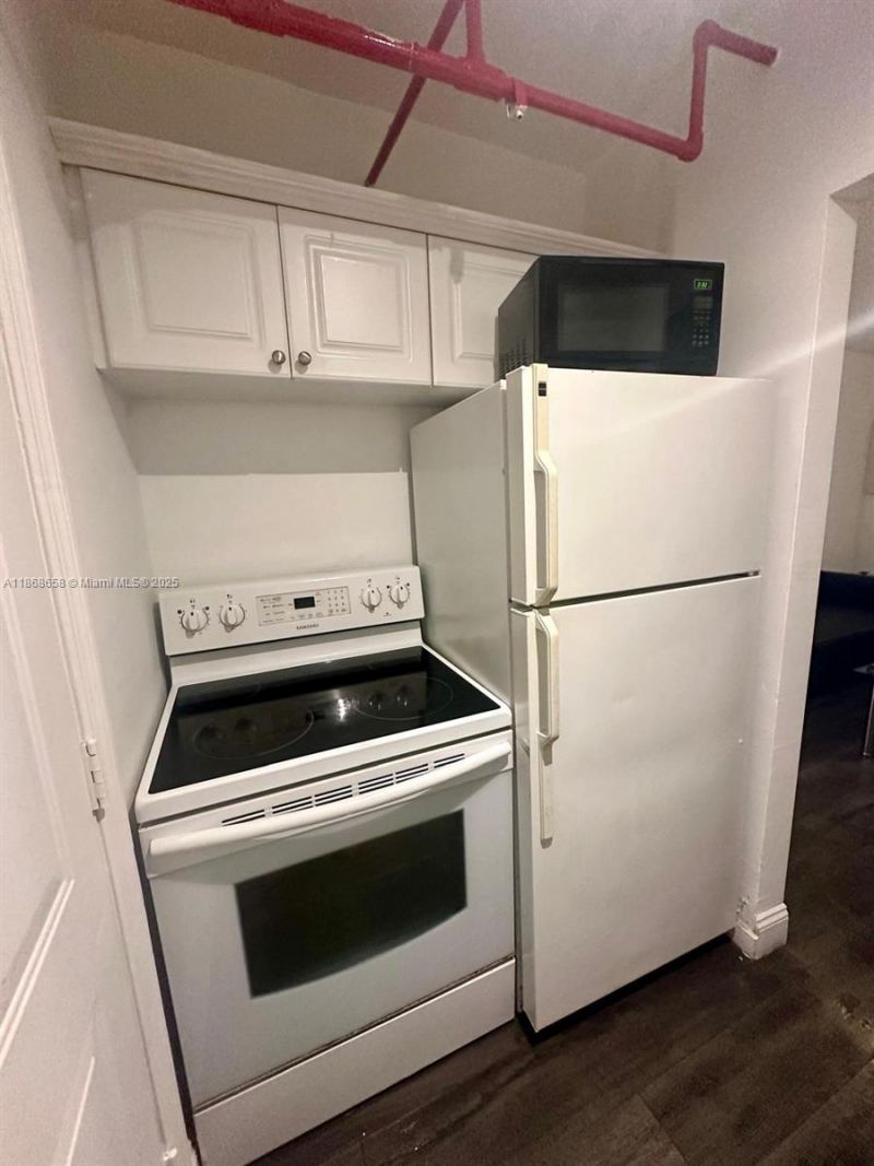 3030 Collins Ave, Unit 4F, Miami Beach, FL 33140 Photo