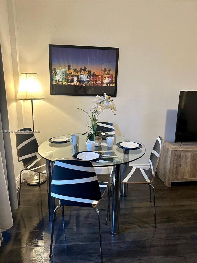 3030 Collins Ave, Unit 4F, Miami Beach, FL 33140 Photo