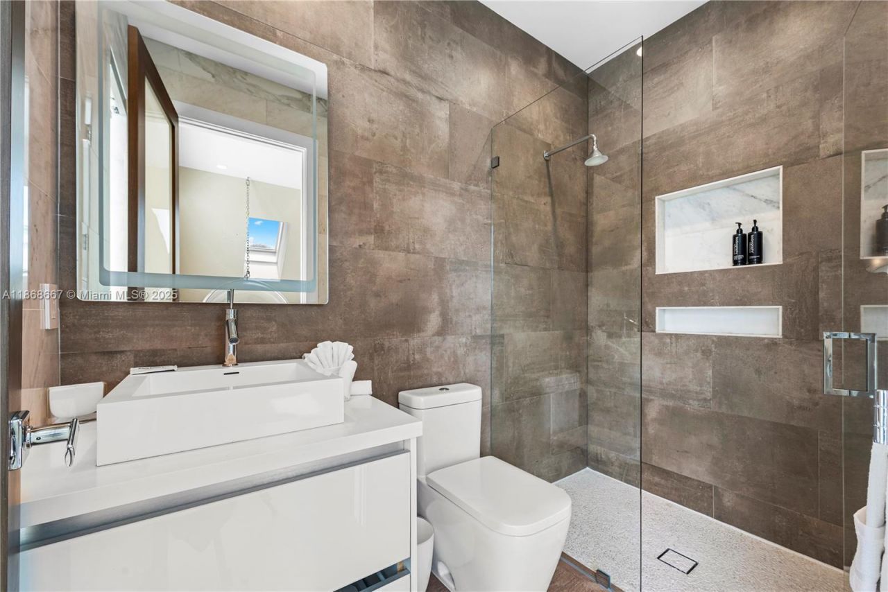 1319 Seminole Dr, Fort Lauderdale, FL 33304 Photo