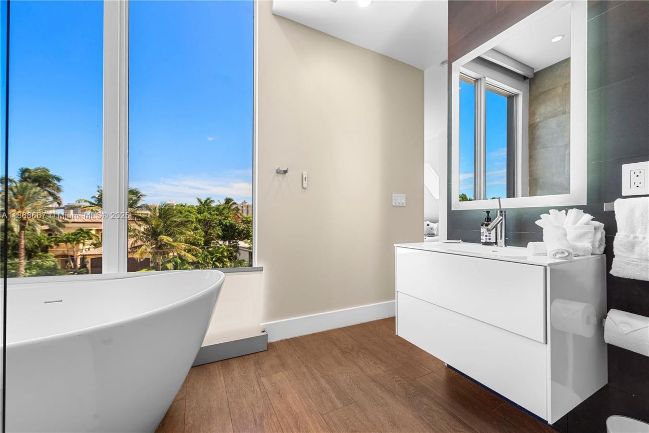 1319 Seminole Dr, Fort Lauderdale, FL 33304 Photo