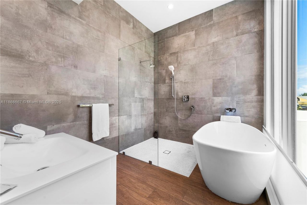 1319 Seminole Dr, Fort Lauderdale, FL 33304 Photo