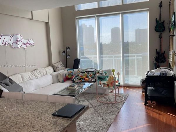 3000 NE 188th St, Unit 706, Aventura, FL 33180