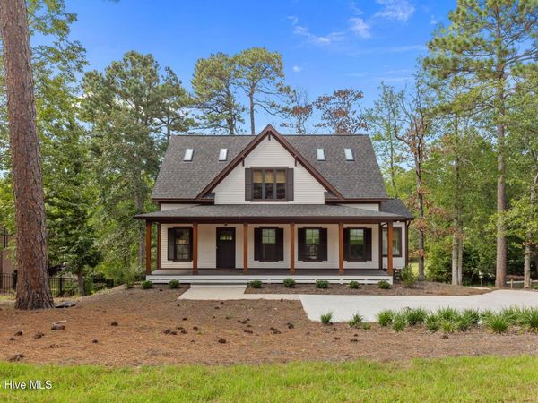 135 Lake Forest Drive SW, Pinehurst, NC 28374