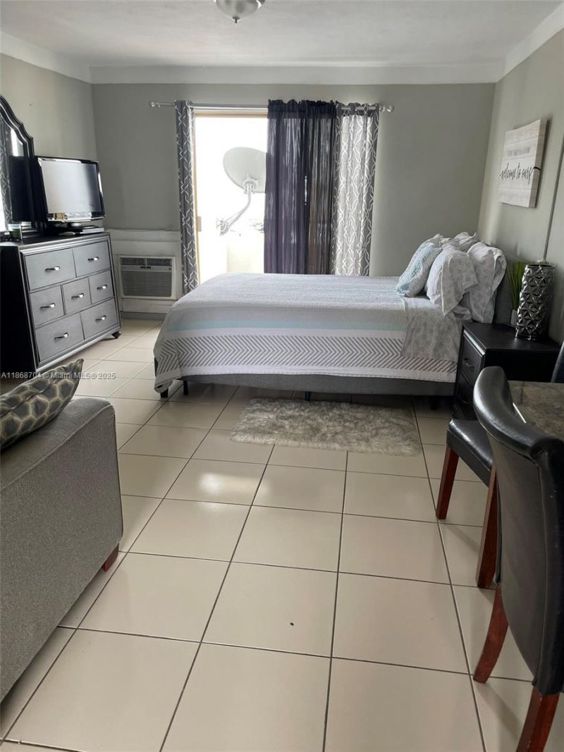 7904 West Dr, Unit 215, North Bay Village, FL 33141 Photo