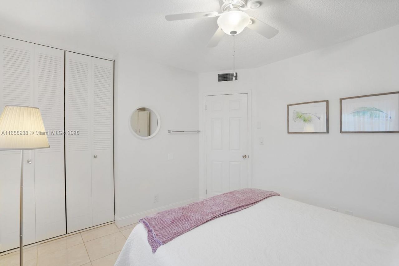 5102 NW 36th St, Unit 511, Lauderdale Lakes, FL 33319 Photo