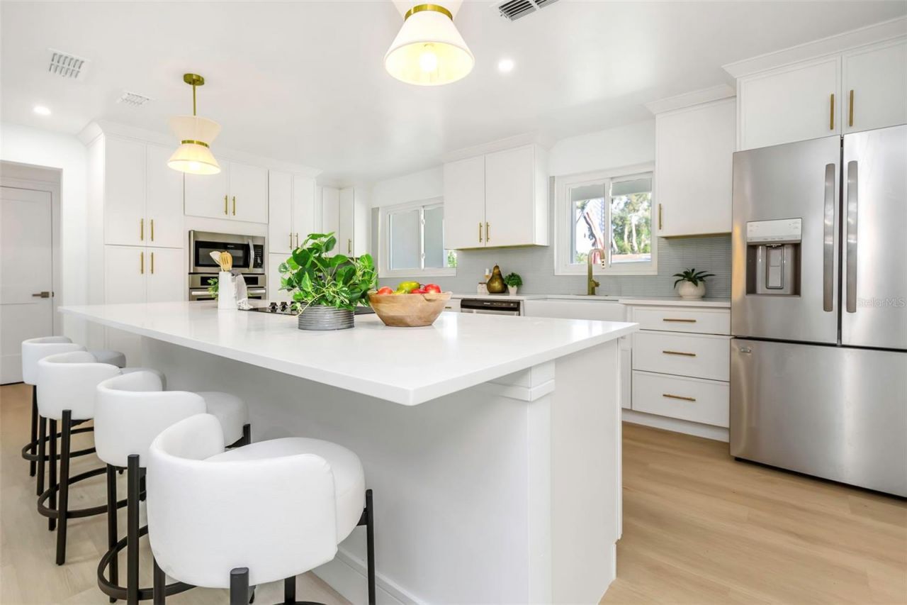 220 Driftwood Drive S, Palm Harbor, FL 34683 Photo