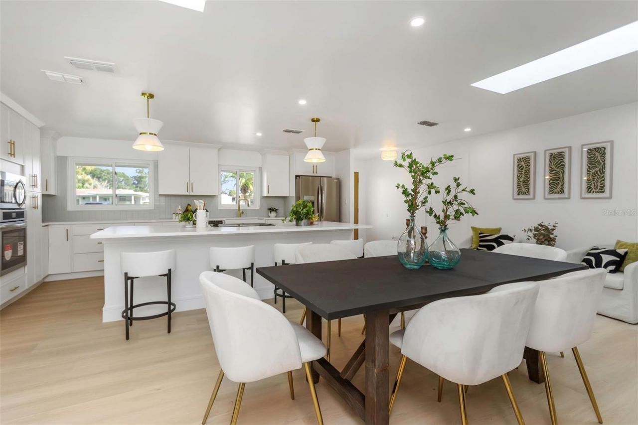 220 Driftwood Drive S, Palm Harbor, FL 34683 Photo