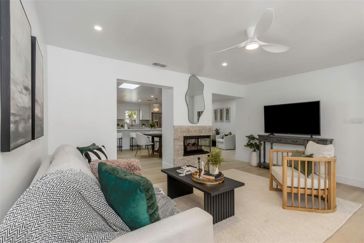220 Driftwood Drive S, Palm Harbor, FL 34683 Photo