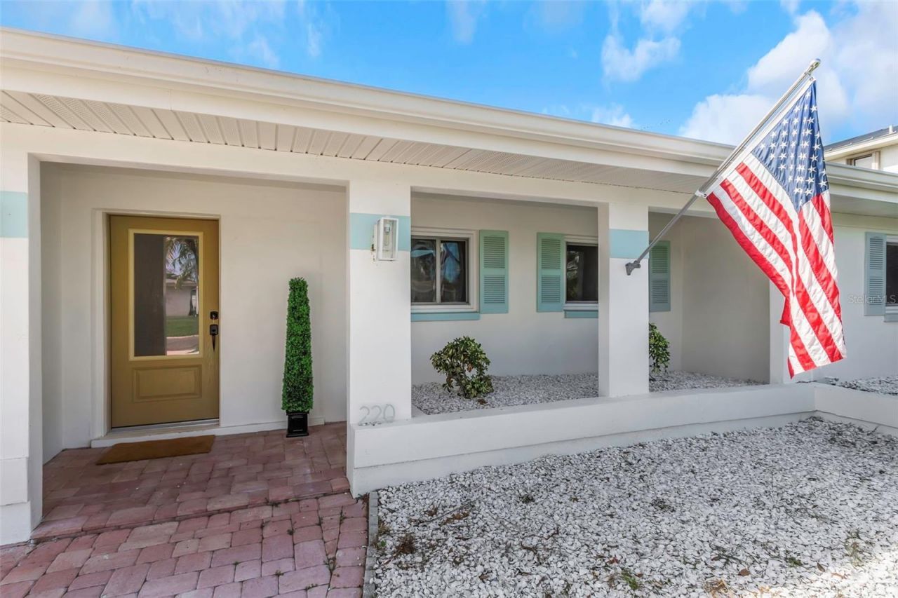 220 Driftwood Drive S, Palm Harbor, FL 34683 Photo