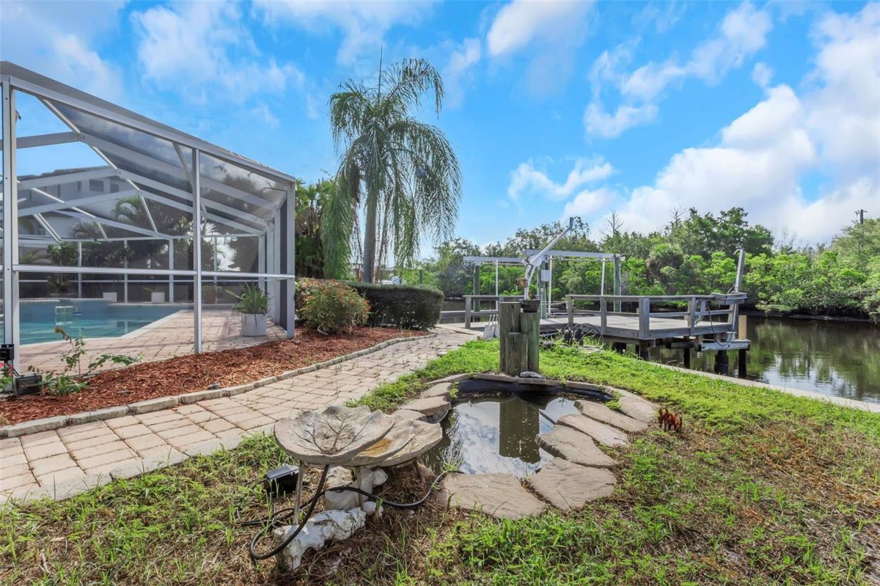 220 Driftwood Drive S, Palm Harbor, FL 34683 Photo