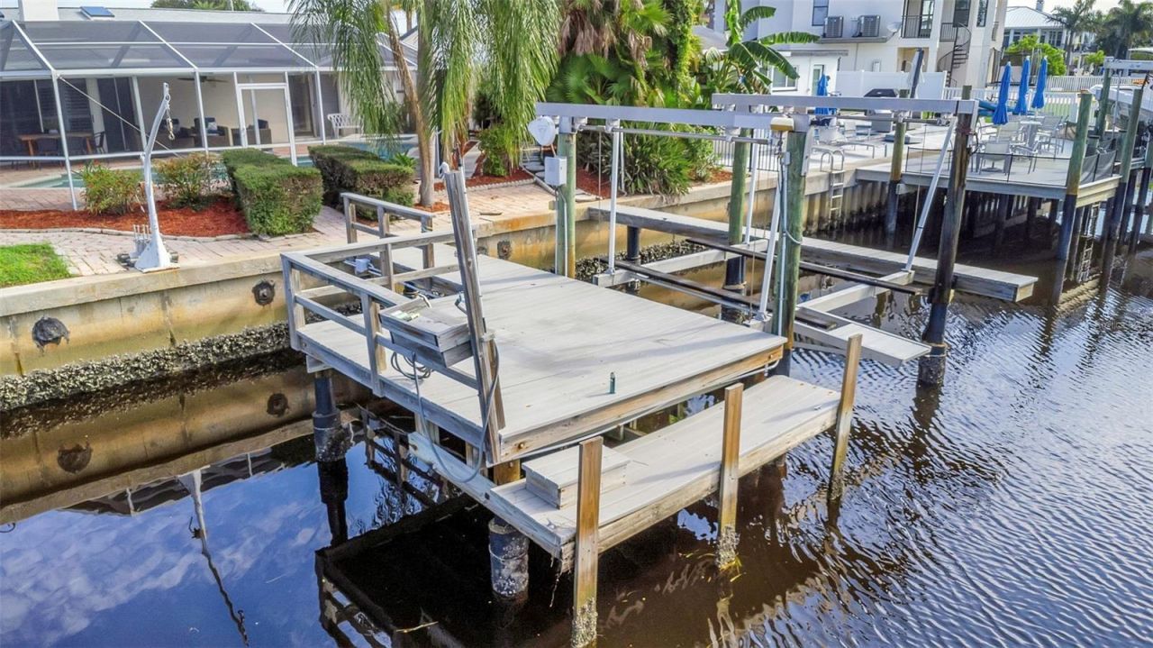 220 Driftwood Drive S, Palm Harbor, FL 34683 Photo