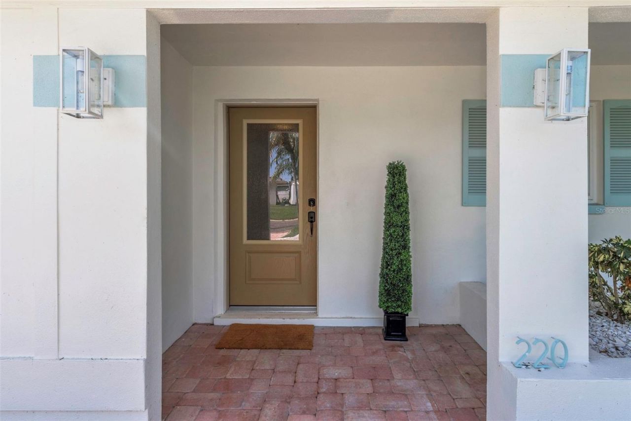 220 Driftwood Drive S, Palm Harbor, FL 34683 Photo