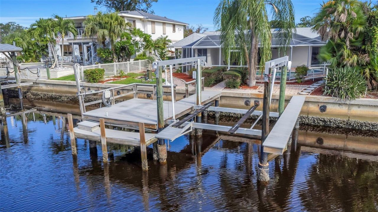 220 Driftwood Drive S, Palm Harbor, FL 34683 Photo