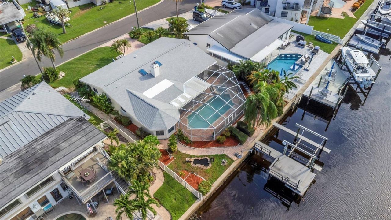 220 Driftwood Drive S, Palm Harbor, FL 34683 Photo