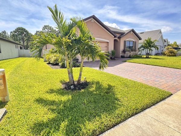 668 Old Country Road SE, Palm Bay, FL 32909